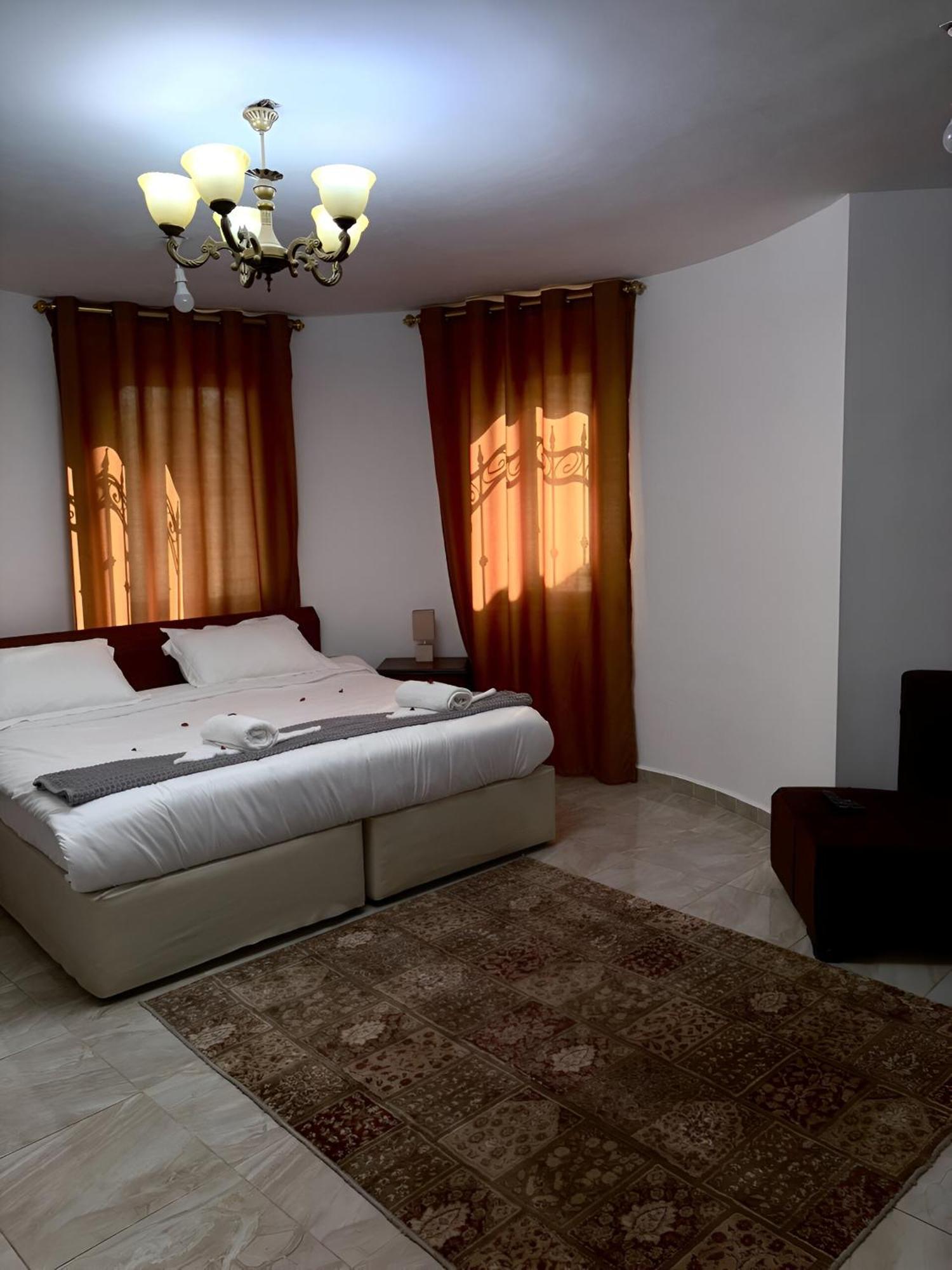 Marvel Hostel Wadi Musa Bagian luar foto